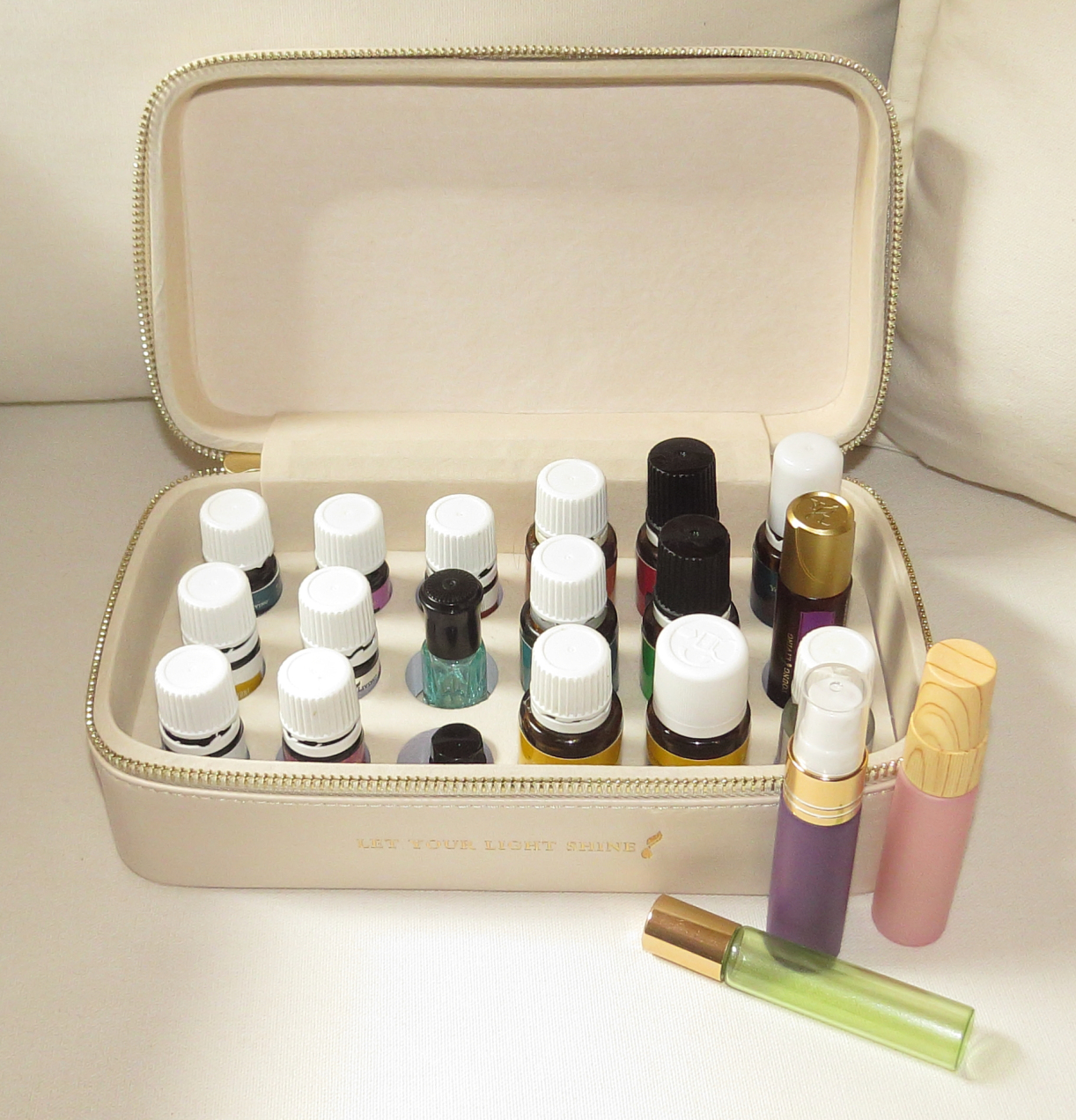 Young Living Case ohne Etiketten